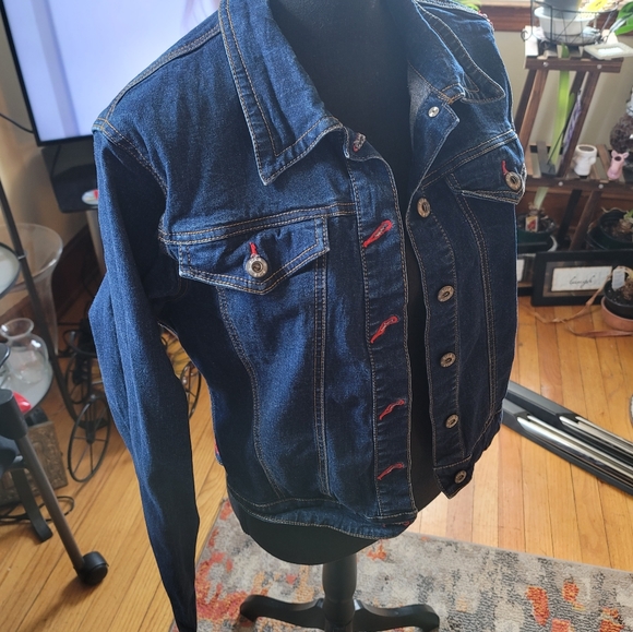 Vintage Echo Dark jean jacket w/ rhino on the back - Picture 10 of 11